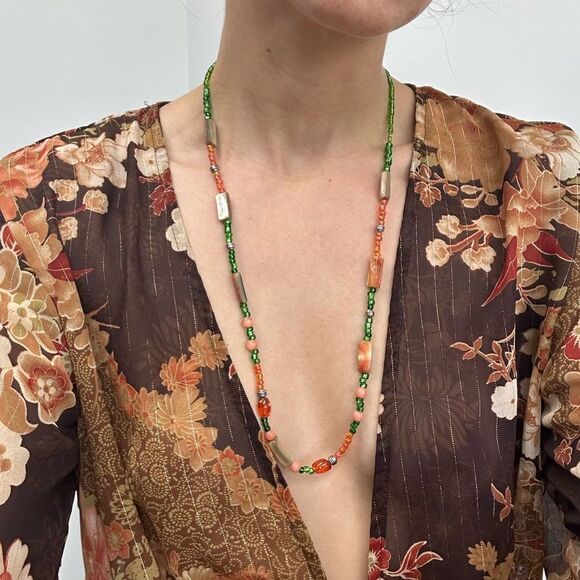 Green & Mother of Pearl Beaded Multi-color Necklace 27" - Picture 5 of 11